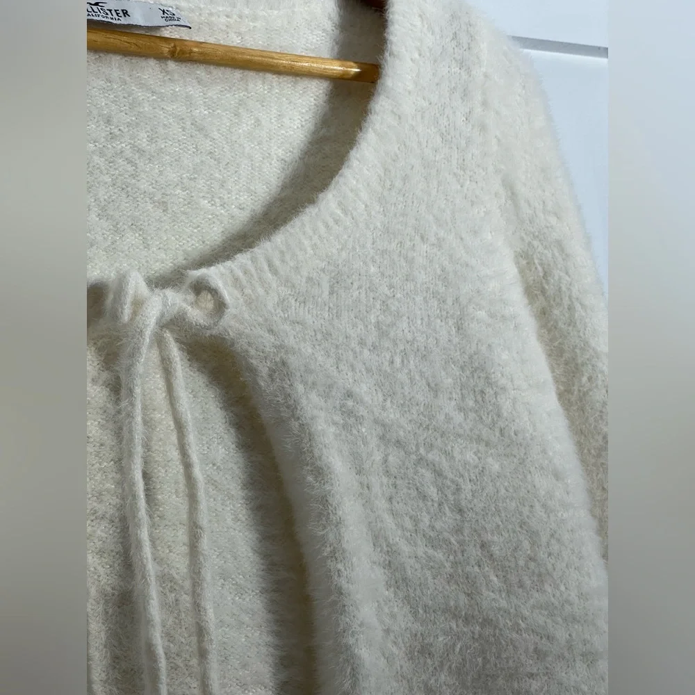 Hollister Cream Fuzzy Tie-Front Cropped Cardigan XS - Picture 4 of 6